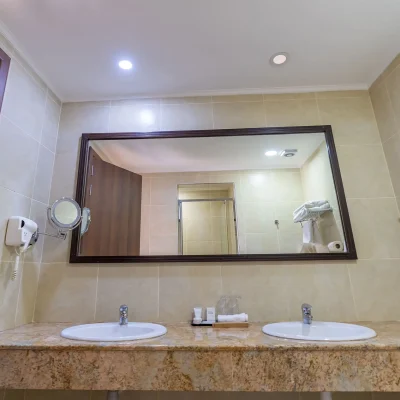 Executive Room Washroom 1